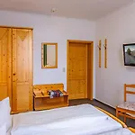 Отель Der Bayerische Hof 3*