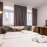 Отель Der Bayerische Hof 3*