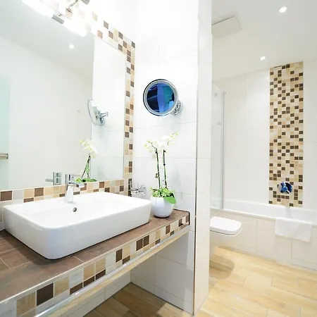 Ξενοδοχείο Der Bayerische Hof 3*