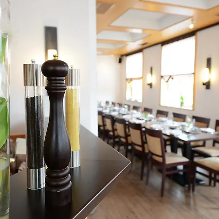 Der Bayerische Hof 3*